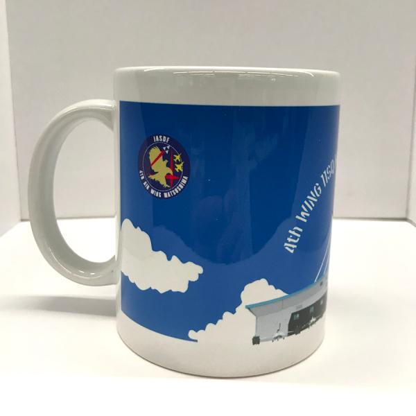 ブルーインパルス マグカップ（格納庫バージョン）