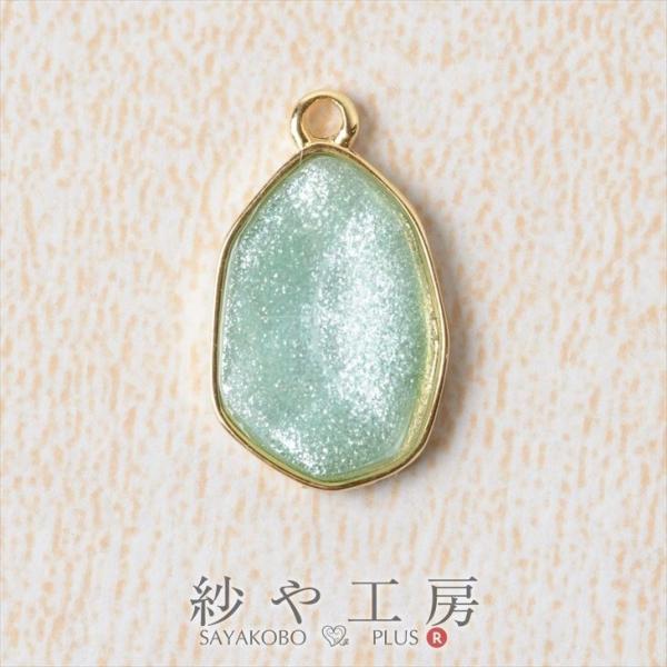 チャーム 変形オーバル パールパステルグリーン カン付 ゴールド 19mm 1個 亜鉛 アクリル ピ...