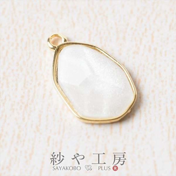 チャーム 変形オーバル パールホワイト カン付 ゴールド 19mm 1個 1ヶ 亜鉛 アクリル ピア...