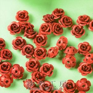 高品質アルミバラ メタルカラー(径約8mm)約50個 レッド 通し穴付き 1穴 花 ばら 手芸材料 デコ ネイル 部品