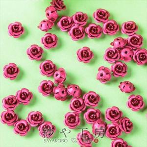 高品質アルミバラ メタルカラー(径約8mm)約50個 マゼンタ 通し穴付き 1穴 花 ばら 手芸材料 デコ ネイル