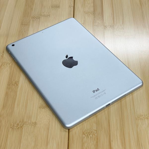 iPad Air 第1世代 Wi-Fiモデル 64GB Silver シルバー Apple アップル...