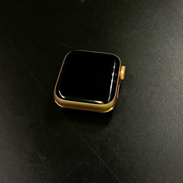【全額返金保証】【最速発送】Apple Watch SE アルミニウム 40mm GPS 83% 美...