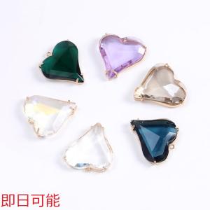 【即日可能】ガラスストーンチャーム ハート型 26×27mm ゴールド（1ヶ）