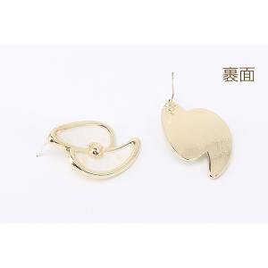 デザインピアス 不規則型 樹脂貼り シェルパウ...の詳細画像2