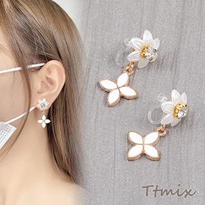 樹脂ノンホールピアス フラワー(1ペア)の商品画像