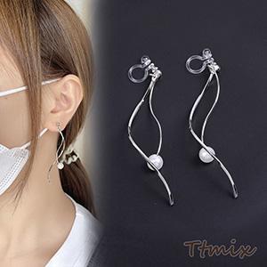 樹脂ノンホールピアス ツイストスティック パール...の商品画像