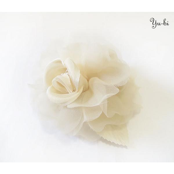 【定形外郵便OK２９０円】コサージュ/上品 パール ビーズ ふわふわ 花 ローズ 薔薇 クリップ c...