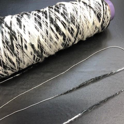 ブラック＆ホワイトスラブ♪　紙管込およそ80ｇ