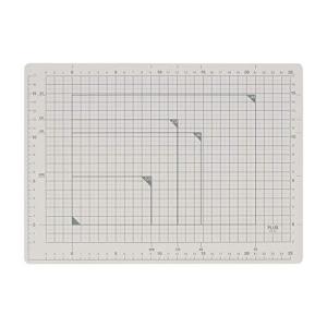 プラス カッターマット 両面 A4 230×320mm ライトグレー 48-570
