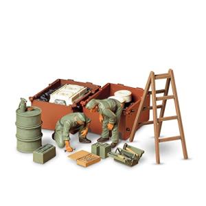 タミヤ 1/35 ミリタリーミニチュアシリーズ No.180 ドイツ陸軍 戦車兵 エンジン整備セット プラモデル 35180