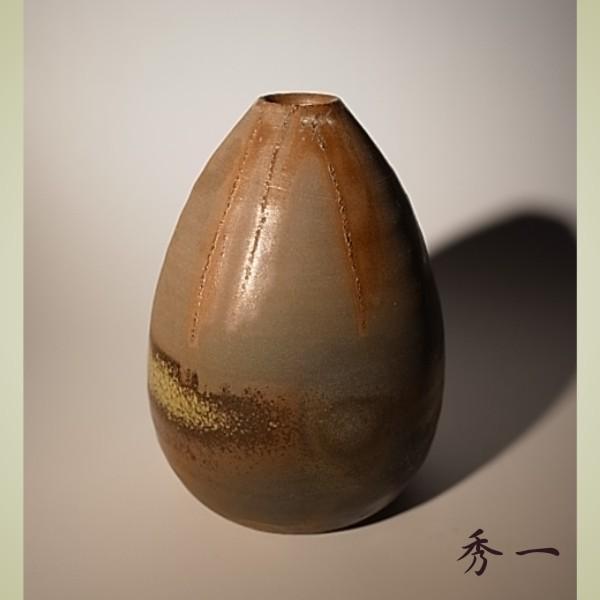 花入れ 水滴型一輪挿し ちょっとした棚やテーブルに置いても愛々しい形です。KA002【本島秀一 作】