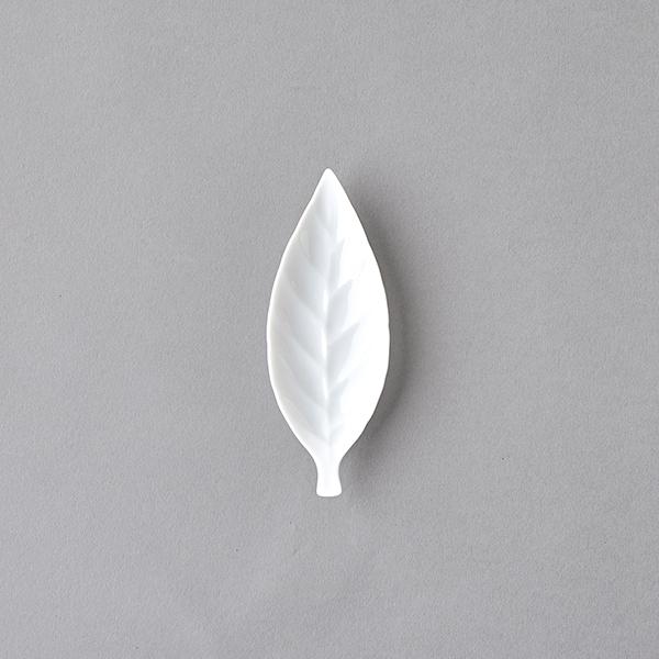 栗の葉トレー(小) 栗原はるみ ギフト包装可 食器 お皿 葉っぱ型 リーフ フルーツ 薬味 箸置き ...