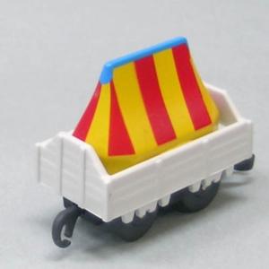 カプセルプラレール きかんしゃトーマス 032：サーカステント貨車 タカラトミーアーツ ガチャポン ガチャガチャ ガシャポン