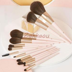 shu uemura（シュウ ウエムラ） ポータブル ブラシセット 【国内正規品