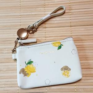 モイミー 伸びるリール式 パスケース デイリーポーチ（いぬ レモン