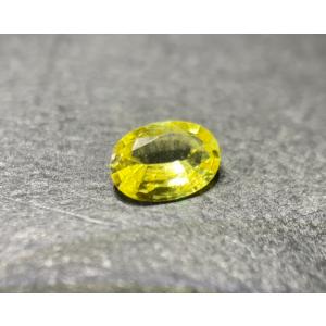 サファイアルース イエローサファイア0.57カラット オーバルカットカット非加熱 天然宝石 スリラン...