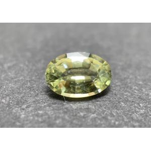 サファイアルース ライトイエローサファイア0.64カラットのオーバルカット 非加熱の天然宝石