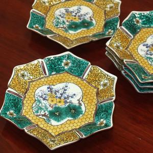 伝統的な花鳥デザインの九谷焼酒盃2個セット(3代三井為吉作) 伝統的な