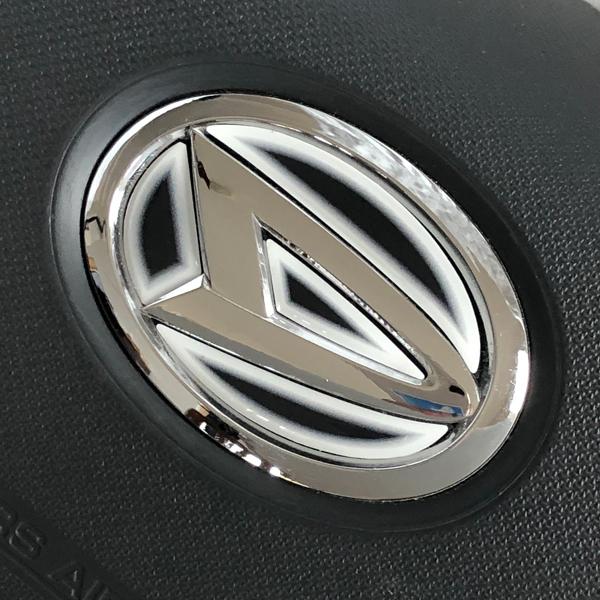ダイハツ ステアリングエンブレム ヒートホワイト SDH-D01 ハンドル用 樹脂盛立体3Dシール ...