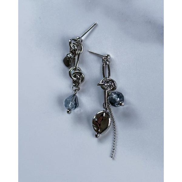 ピアス 「Withy」フラッシュクリスタルのアシンメトリーピアス / Link(MA) レディース