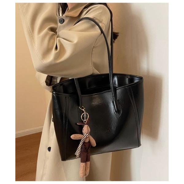 ショルダーバッグ バッグ 大容量　シンプルトートバッグ　ショルダーバッグ レディース