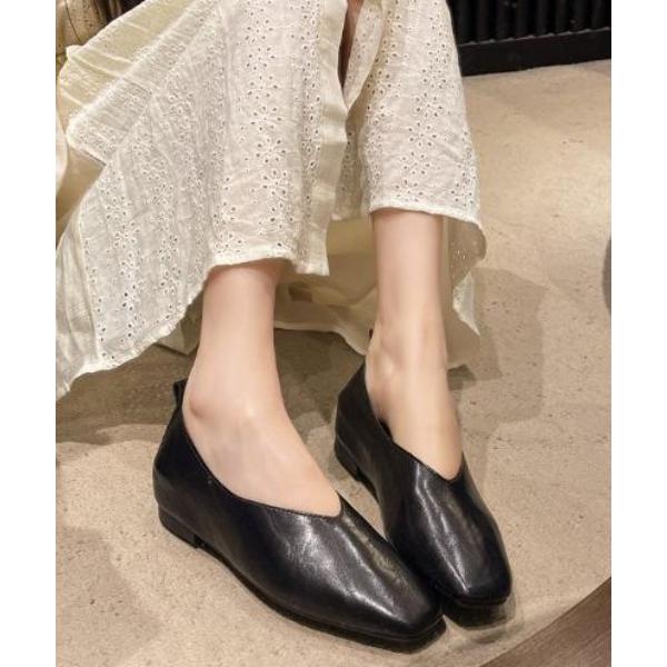 パンプス Vカット スクエアトゥ レザー調 ぺたんこパンプス