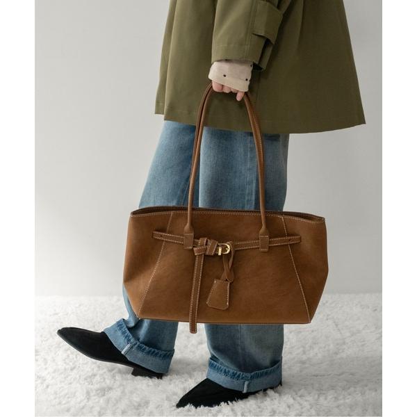 ショルダーバッグ バッグ 「on:nue」ベルテッドレザーライクショルダーバッグ  /2026 SS...