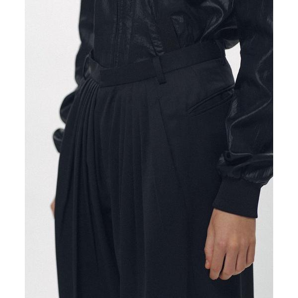 スラックス パンツ Forward-Gathered Tuck Trousers レディース メンズ