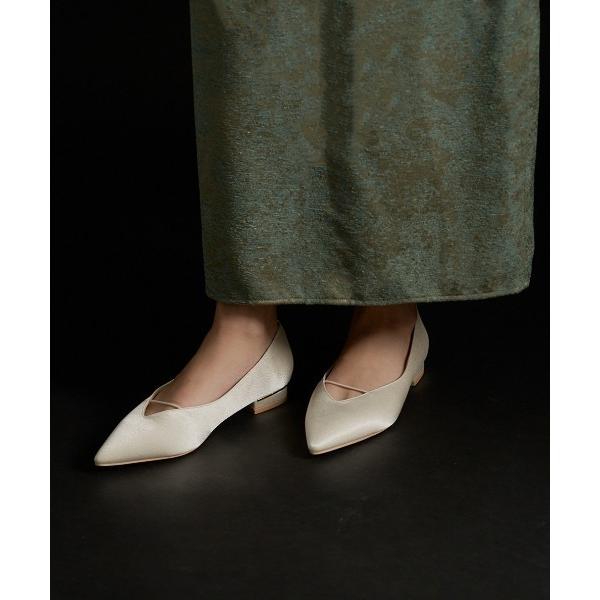 パンプス V cutting flat pumps
