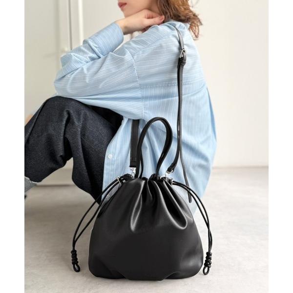 ショルダーバッグ バッグ 可愛く映えて、頼れる相棒。ソフトレザーマルチウェイ巾着ラウンドバッグ レデ...