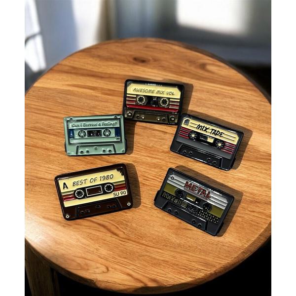 バッジ 5個セット カセットテープ ピンズ セット