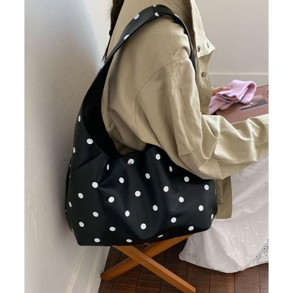 ショルダーバッグ バッグ 「大容量」「A4対応／PC収納」ドット柄韓国風ショルダーバッグ　PUバッグ...