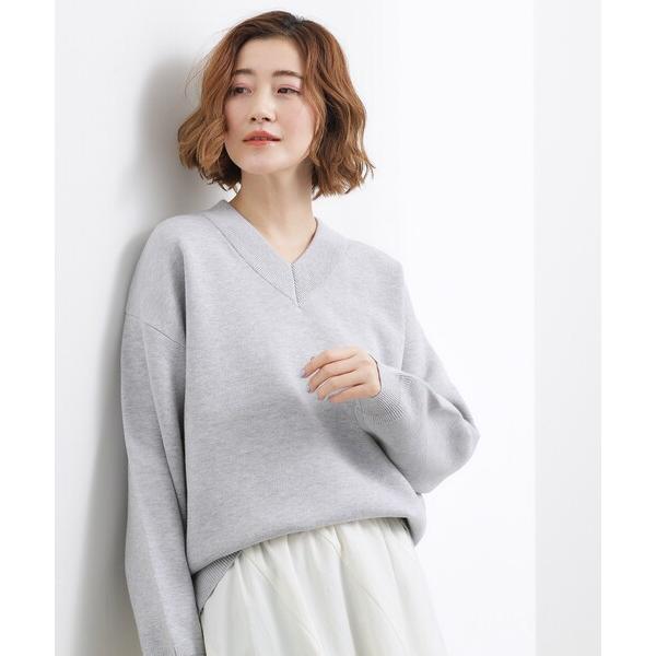 ニット セーター ラフさときれいめを両立する、大人のスウェットライクVネックニット レディース