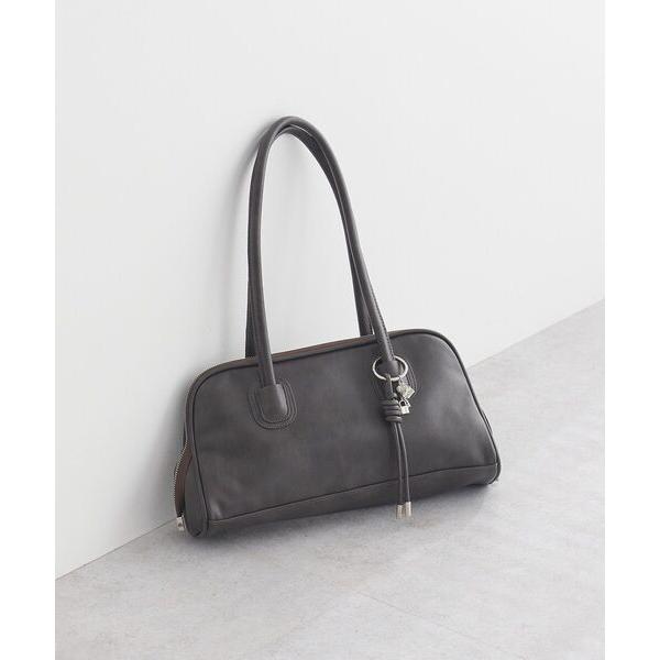 ボストンバッグ チャーム付きオブロングボストン レディース