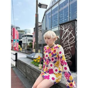 ニット セーター パープルマルチフローラルクロシェ編みクロップドロングスリーブニット レディース