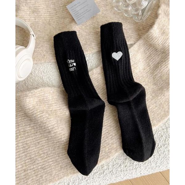 靴下 ハート＆英字刺繍ロゴワイドリブソックス レディース