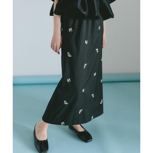 スカート ツイルフラワー刺繍ナロースカート