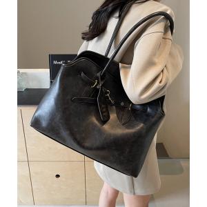 トートバッグ レザー調 ハトメ付き ベルト BI...の商品画像