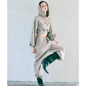 セットアップ 「MLB」総柄刺しゅうロゴフーディセットアップ レディース