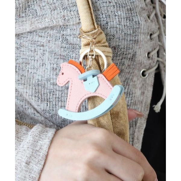 チャーム 木馬モチーフPUレザーチャーム　キーホルダー レディース