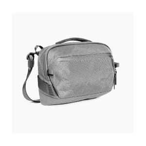 ショルダーバッグ AER　Day Sling 4 Max Ultra　/　 AER-28074 メンズ レディース