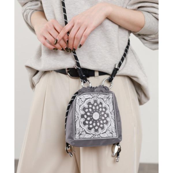 ショルダーバッグ バッグ バンダナ柄刺繍 巾着ショルダーバッグ レディース