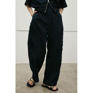 パンツ フラワーエンブロイダリータックパンツ レディース