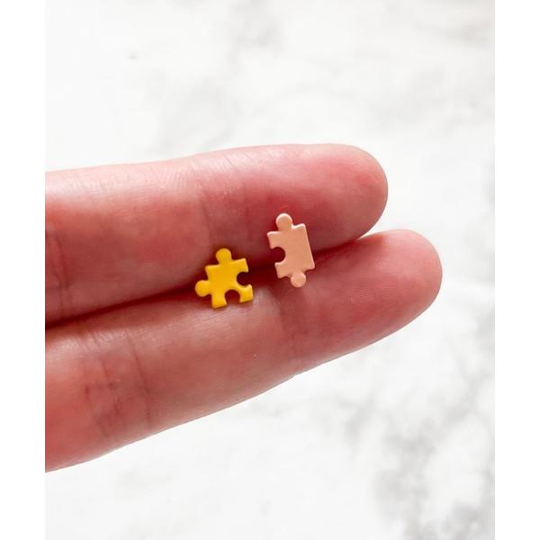 ピアス YU-KA:パズルピースモチーフピアス Puzzle piece motif earring...