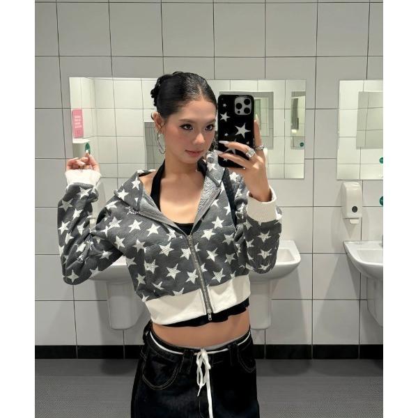 パーカー 星柄ショート丈　ジップパーカー レディース