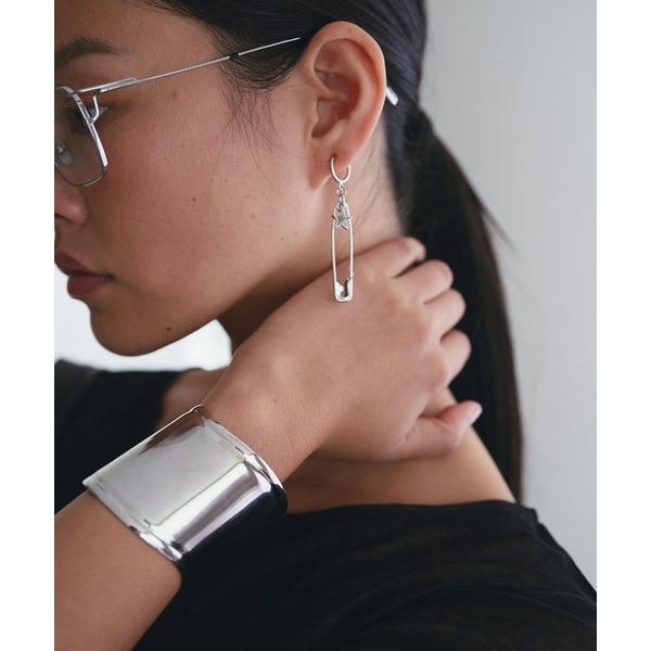 イヤーカフ Star charm safety earrings／星チャームセーフティピンイヤーカフ...