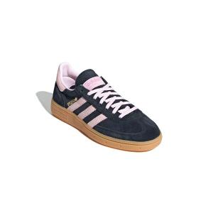 スニーカー アディダス 「adidas」- ウィメンズ スニーカー「HANDBALL SPEZIAL W BLACK IE5897」