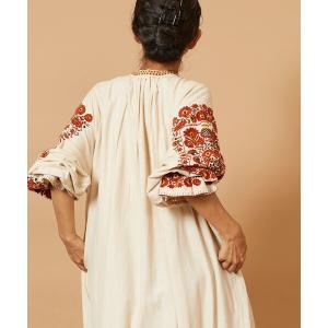 「Freada」 長袖ワンピース ONE SIZE オフホワイト レディース