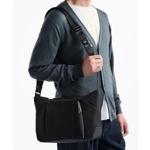 ショルダーバッグ TUMI AXIS ミディアム・クロスボディ メンズ レディース